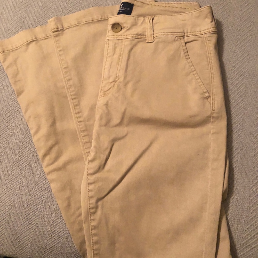 American Eagle size 6 Khaki Pants